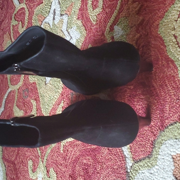 Via Spiga Black Suede Bootie 11M - Picture 6 of 8